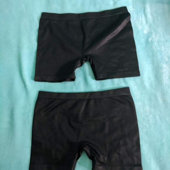 Spandex - Picture 2 of 2